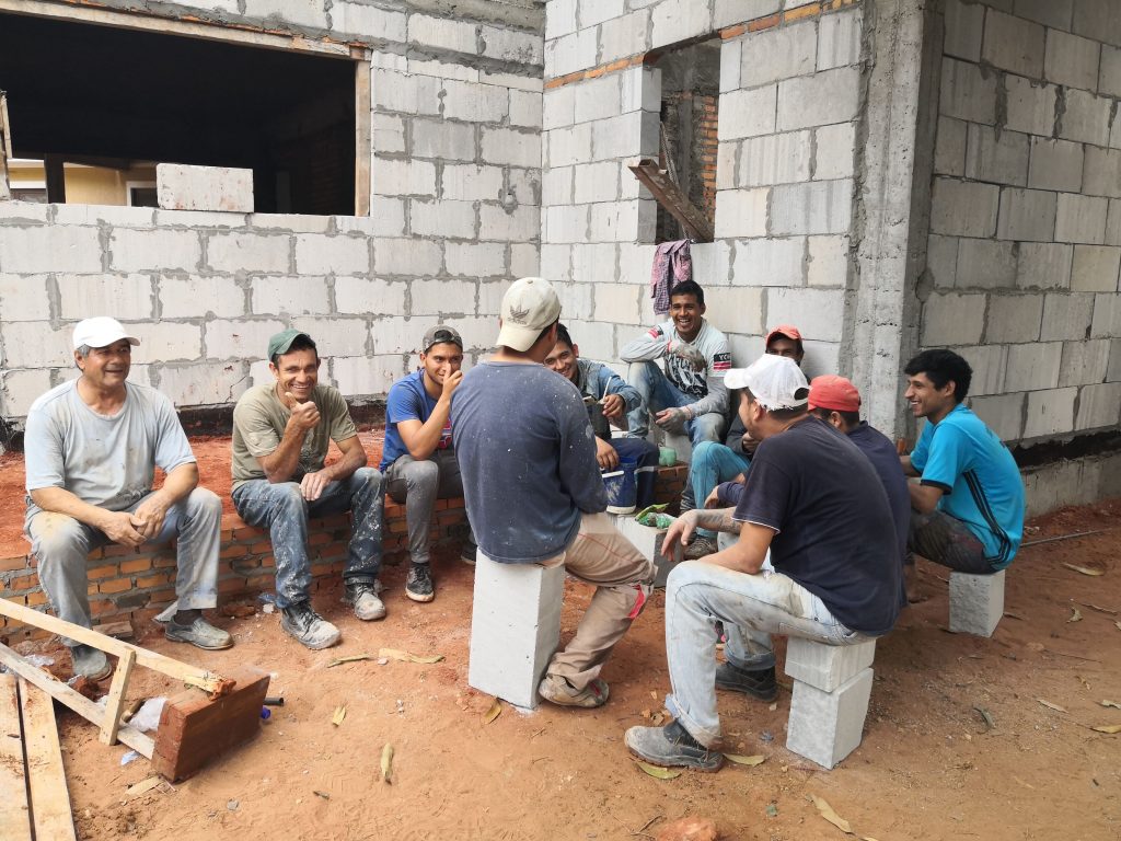 Bauen in Paraguay - unsere Maurer Truppe