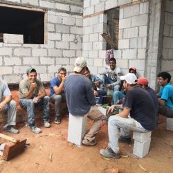 Bauen in Paraguay - unsere Maurer Truppe