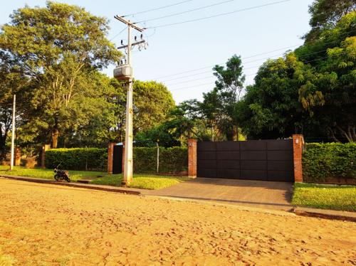 Der Eingang zum Grundstück Gästehaus