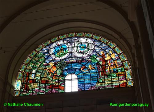 Glasmosaik in der Kathedrale von Caacupé
