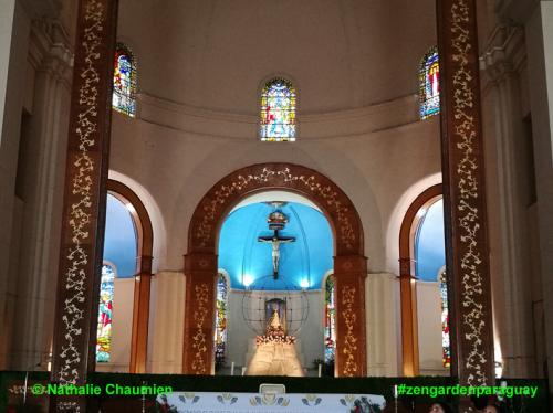 Jungfrau Maria in der Kathedrale von Caacupé